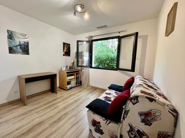 SAINT-ESTEVE VILLA (RE 2020) 158 M2 T5, 4 faces avec Piscine