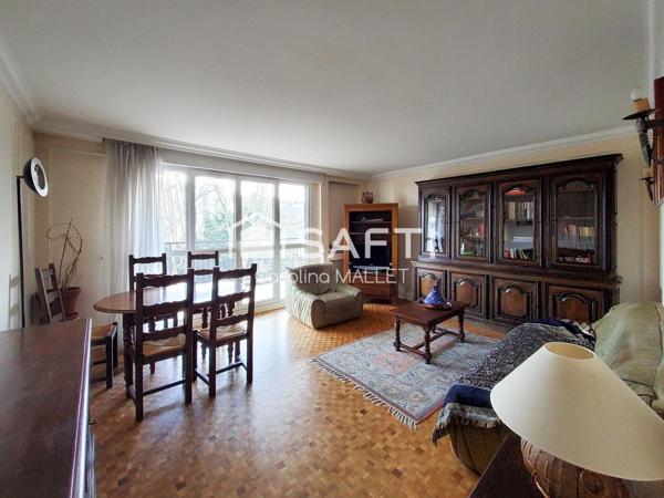 Appartement T3 proche centre-ville avec terrasses, cave et box.