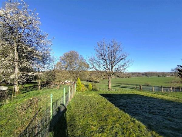Terrain à Batir à vendre à Raillicourt dans les Ardennes (08430), ref : 2025 21   
SECTEUR POIX TERRON