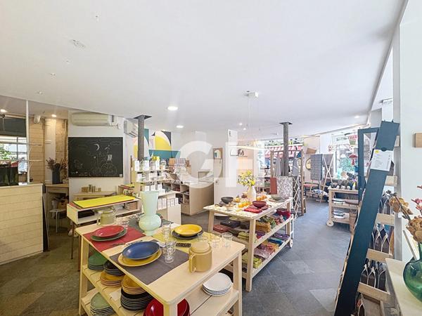 Charmante boutique d'angle à reprendre, proche Square Gardette