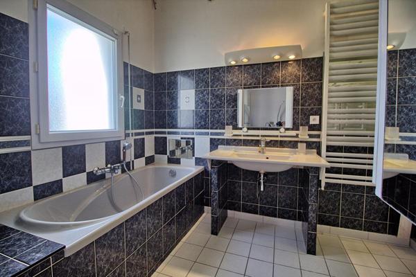 Maison Saint Sylvain D'Anjou 6 chambres PMR vie plain pied