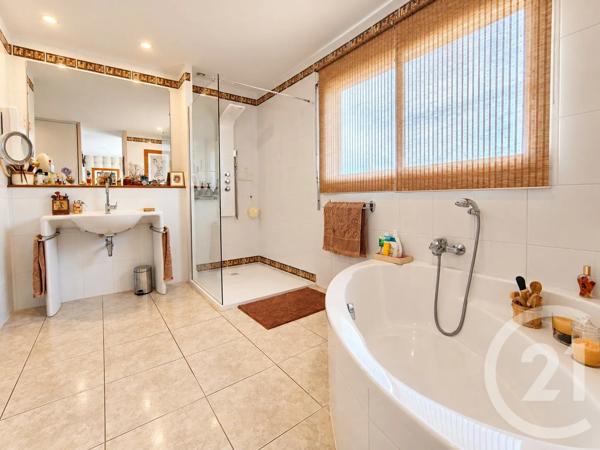 Maison à vendre  6 pièces - 180 m 2   SALEILLES  - 66