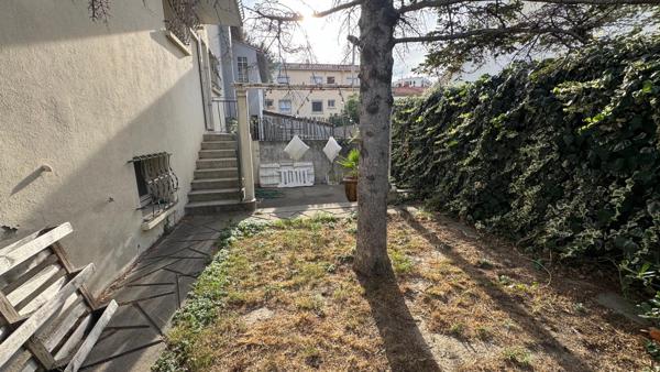 PERPIGNAN-VILLA-3FACES AVEC GARAGEDE 60 M2,3 CHAMBRES, BUREAU ET BALCONS, JARDIN DPE C