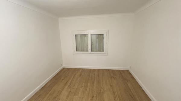PERPIGNAN-VILLA-3FACES AVEC GARAGEDE 60 M2,3 CHAMBRES, BUREAU ET BALCONS, JARDIN DPE C