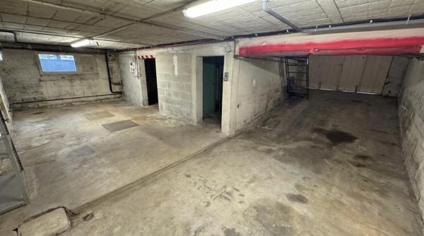 PERPIGNAN-VILLA-3FACES AVEC GARAGEDE 60 M2,3 CHAMBRES, BUREAU ET BALCONS, JARDIN DPE C