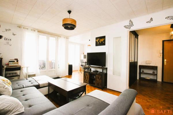 Appartement 5 pièces proche des commodités.