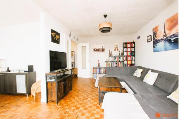 Appartement 5 pièces proche des commodités.