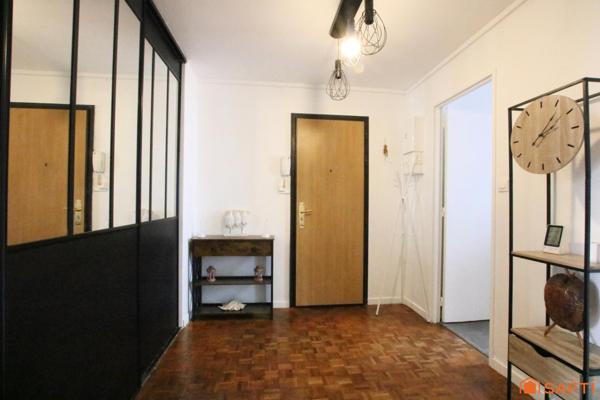 Appartement 5 pièces proche des commodités.