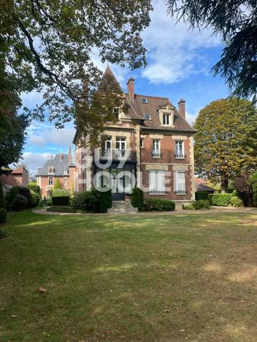 Magnifique appartement de 6 pièces -144,80 m² - SECTEUR Château / Hippodrome