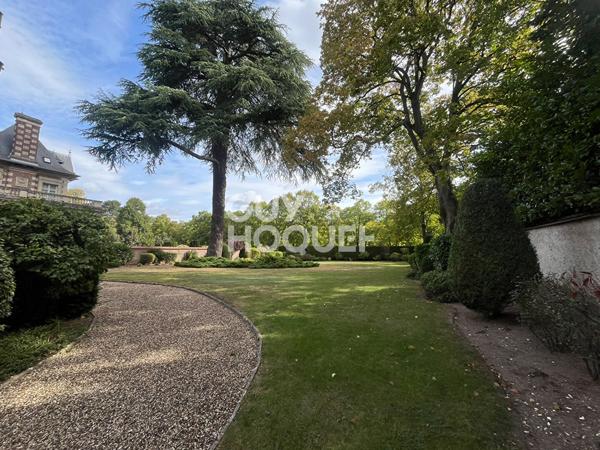 Magnifique appartement de 6 pièces -144,80 m² - SECTEUR Château / Hippodrome