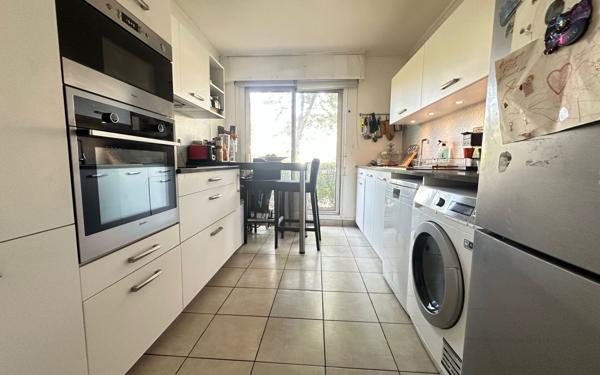 Appartement à vendre    3 pièces • 65,54 m2 Saint-Maurice