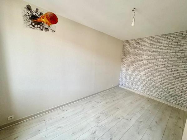 APPARTEMENT T2 A LOUER A ROANNE - CENTRE VILLE