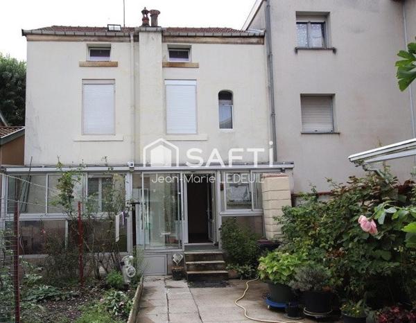 Maison de ville, 3 chambres, jardin, garage