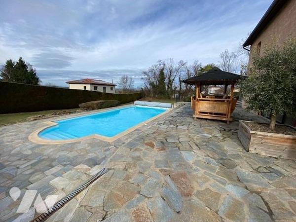 Très belle villa individuelle, construction traditionnelle de 1988 par artisans pour partie de plain