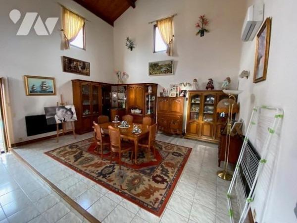 Très belle villa individuelle, construction traditionnelle de 1988 par artisans pour partie de plain