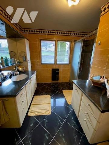 Très belle villa individuelle, construction traditionnelle de 1988 par artisans pour partie de plain