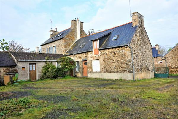 ENSEMBLE EN PIERRE A RENOVER AU PORTE DE BINIC