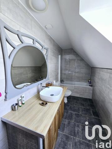 Maison 4 pièces de 88 m² à Clermont (60600)