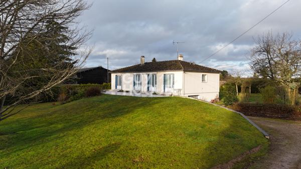 5 km de Bernay, dans un petit hameau , 6 minutes en voiture de la gare