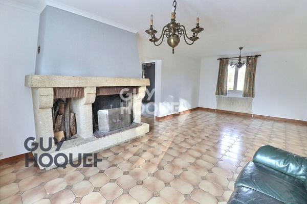 5 km de Bernay, dans un petit hameau , 6 minutes en voiture de la gare