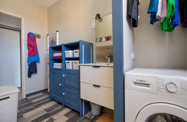 AGEN - Appartement traversant de 92 m² dans une résidence sécurisée, composée de 3 chambres, balcon, loggia et garage