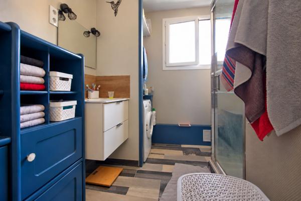 AGEN - Appartement traversant de 92 m² dans une résidence sécurisée, composée de 3 chambres, balcon, loggia et garage