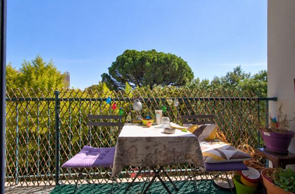 AGEN - Appartement traversant de 92 m² dans une résidence sécurisée, composée de 3 chambres, balcon, loggia et garage