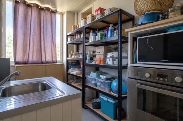 AGEN - Appartement traversant de 92 m² dans une résidence sécurisée, composée de 3 chambres, balcon, loggia et garage