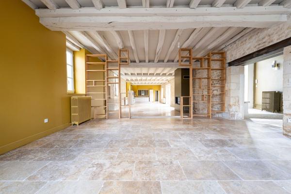 Vente Maison de luxe Saint-Jean-d'Angély 7 Pièces 350 m²