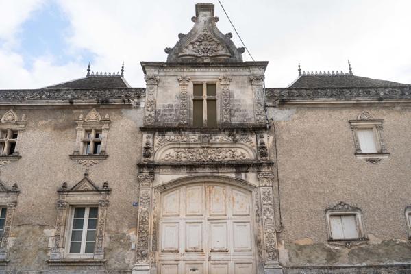 Vente Maison de luxe Saint-Jean-d'Angély 7 Pièces 350 m²