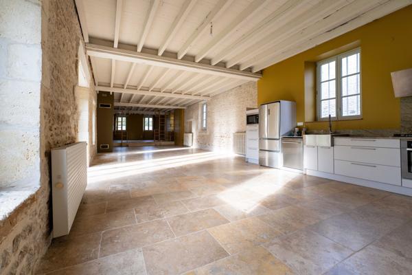 Vente Maison de luxe Saint-Jean-d'Angély 7 Pièces 350 m²