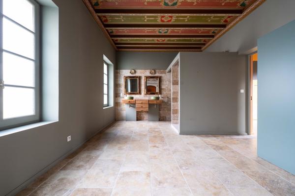 Vente Maison de luxe Saint-Jean-d'Angély 7 Pièces 350 m²