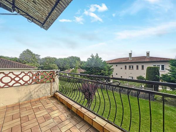 Exclusivité Nestenn Immobilier. Maison 4 pièces avec garage et jardin à vendre dans un quartier calme de Saint-Orens de Gameville