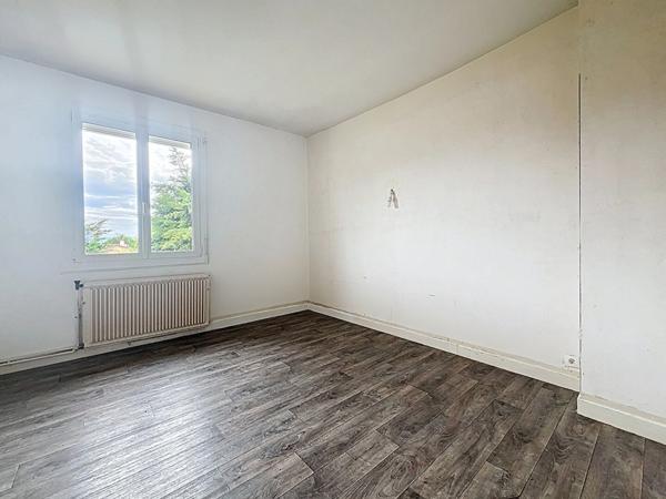 Exclusivité Nestenn Immobilier. Maison 4 pièces avec garage et jardin à vendre dans un quartier calme de Saint-Orens de Gameville