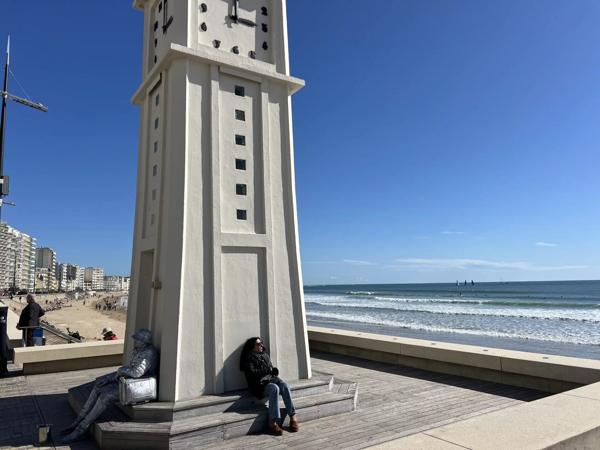 Vente                                                      Appartement
                        
                     3 pièces                      74 m2                     à Les Sables-d'Olonne