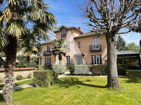 Maison 8 pièces 245 m2