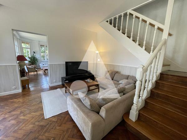 Maison 8 pièces 245 m2