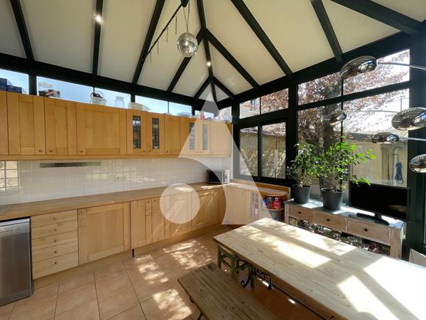 Maison 8 pièces 245 m2