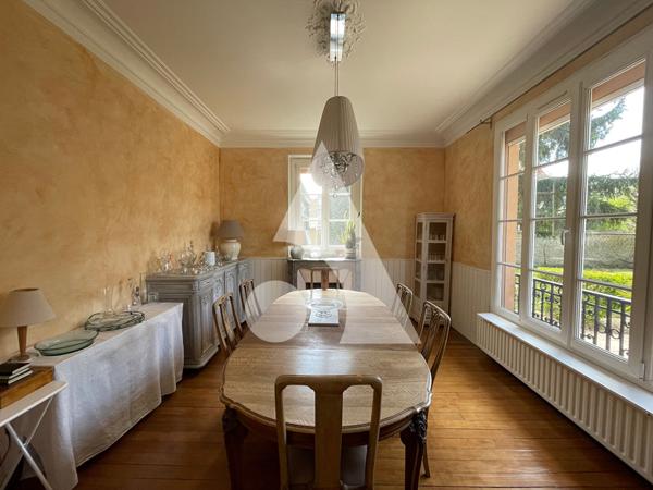 Maison 8 pièces 245 m2