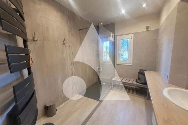 Maison 8 pièces 245 m2