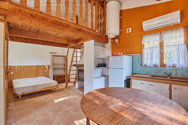 Lambesc ? Maison 3 chambres avec studio indépendant, piscine et 7 300 m² de terrain