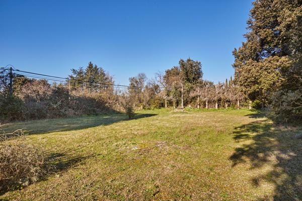 Lambesc ? Maison 3 chambres avec studio indépendant, piscine et 7 300 m² de terrain