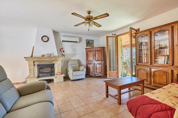 Lambesc ? Maison 3 chambres avec studio indépendant, piscine et 7 300 m² de terrain