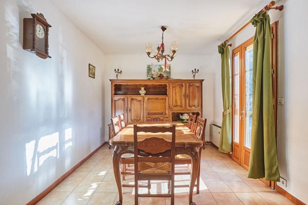 Lambesc ? Maison 3 chambres avec studio indépendant, piscine et 7 300 m² de terrain