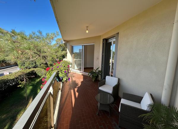 A LOUER - AIX EN ROVENCE - PIGONNET - BEAU T3 - TERRASSE - PARKING LIBRE