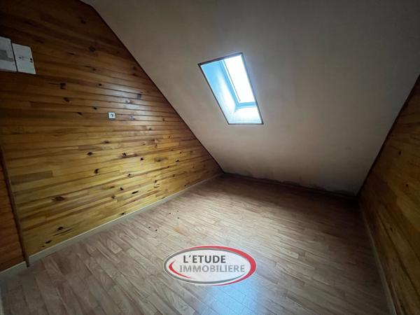 La Chapelle-sur-Erdre bourg : beau potentiel pour cette maison familiale
