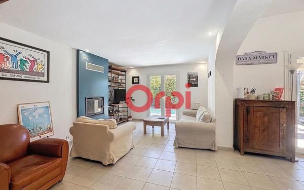 Maison à vendre    6 pièces • 111 m2 Sainte-Maxime