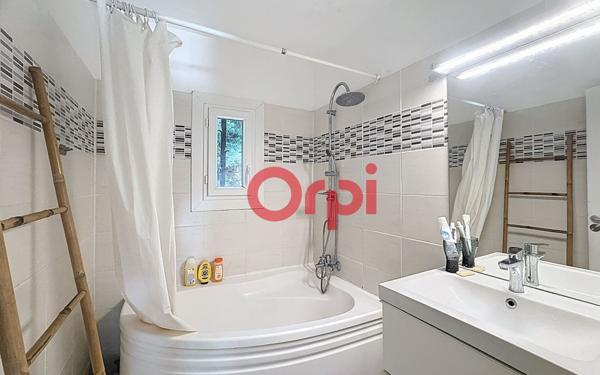 Maison à vendre    6 pièces • 111 m2 Sainte-Maxime