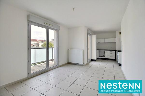 Appartement lumineux 2 pièces, avec terrasse et garage 69150 - Décines Charpieu