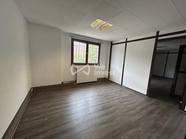 Local commercial avec bureaux et entrepôt